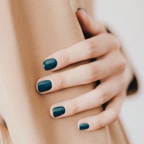 Dark-Teal-nails-designs