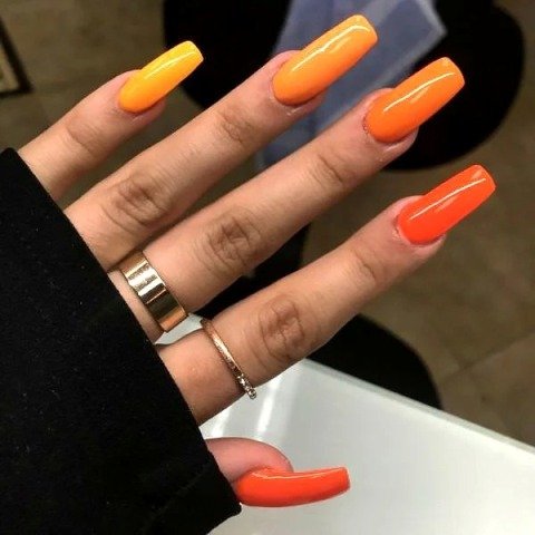 Shades-of-Orange-Nails-Designs