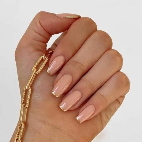 Beautiful-Classy-Short-Coffin-Nails